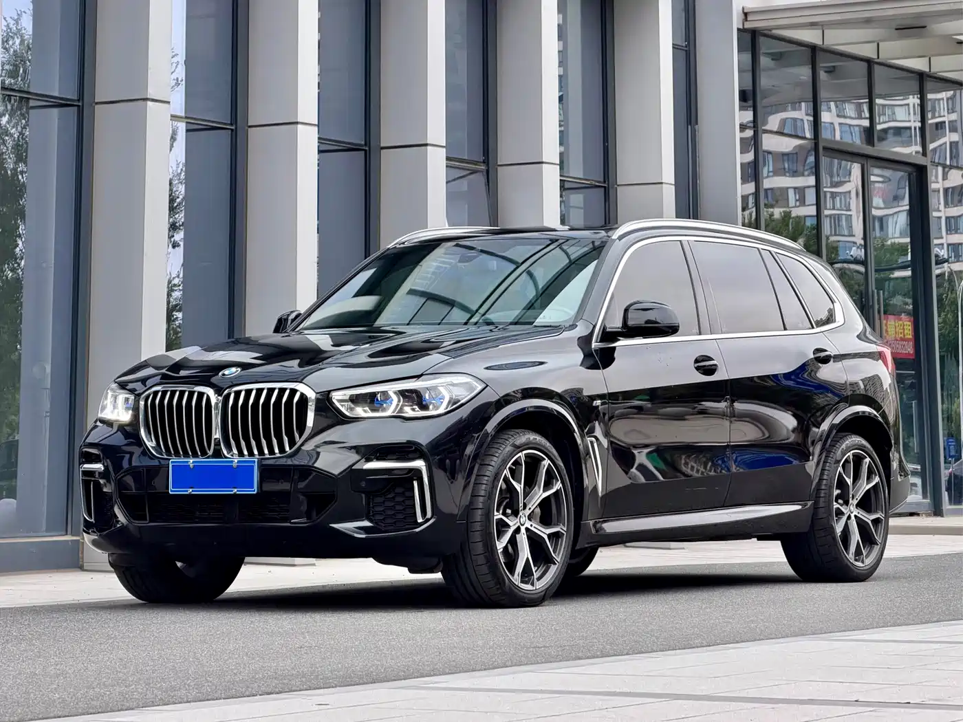 宝马X5 2022款 改款 xDrive 40Li M运动套装 2023