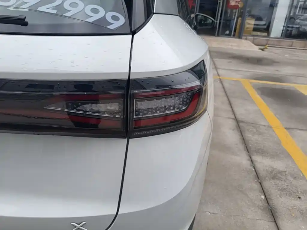 Volkswagen ID.4 X 2025 Smart