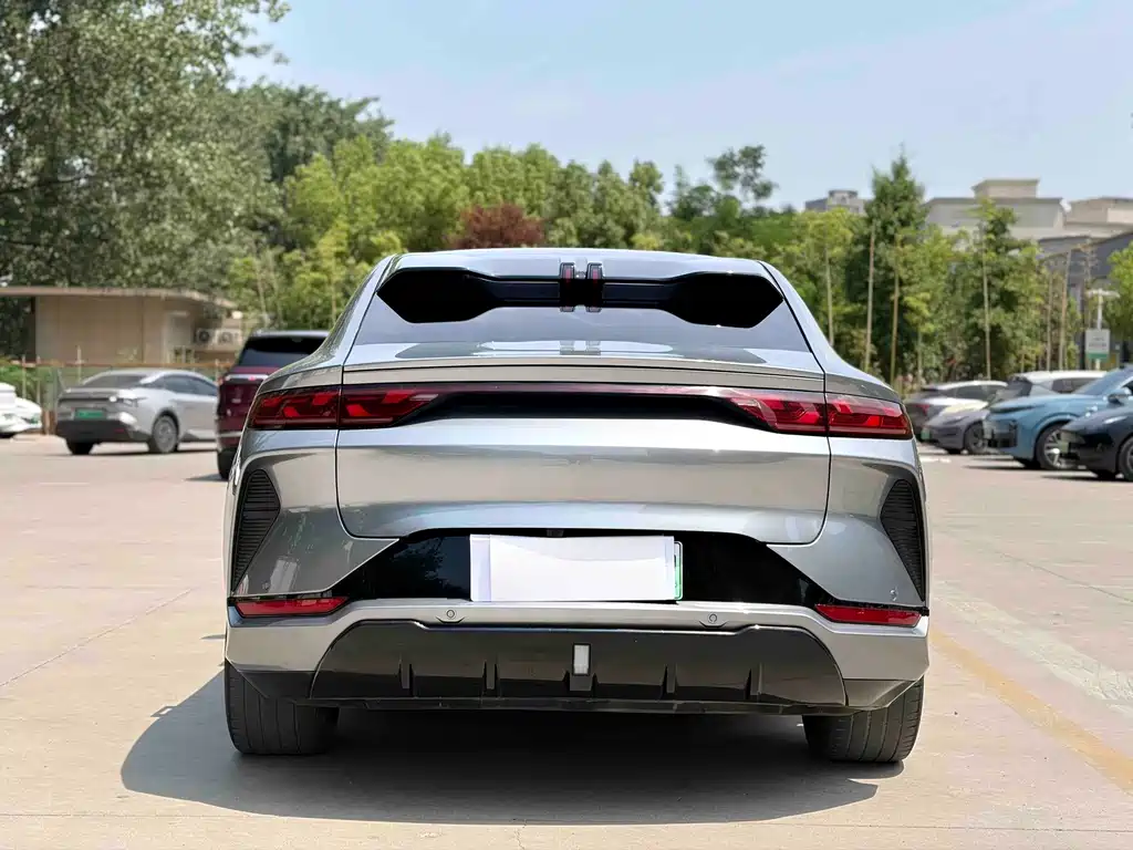 BYD L EV — миниатюра 5