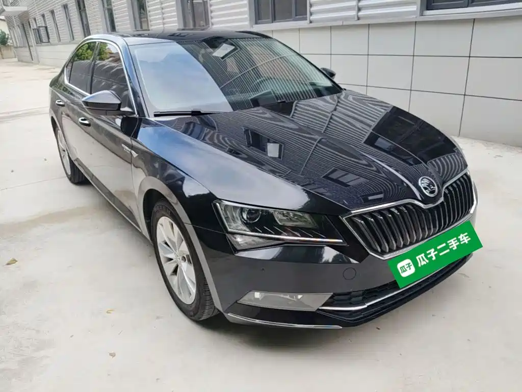 Skoda Superb — миниатюра 4