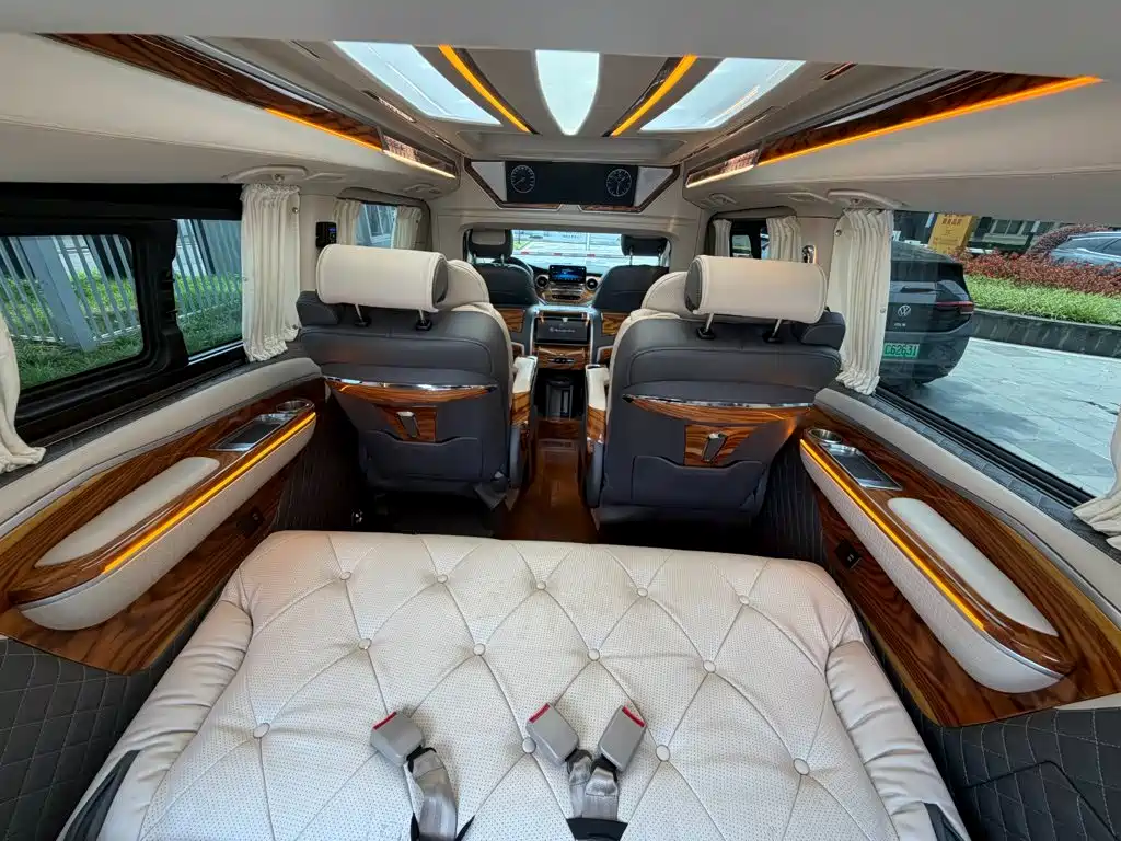 Mercedes-Benz V-Class — миниатюра 13