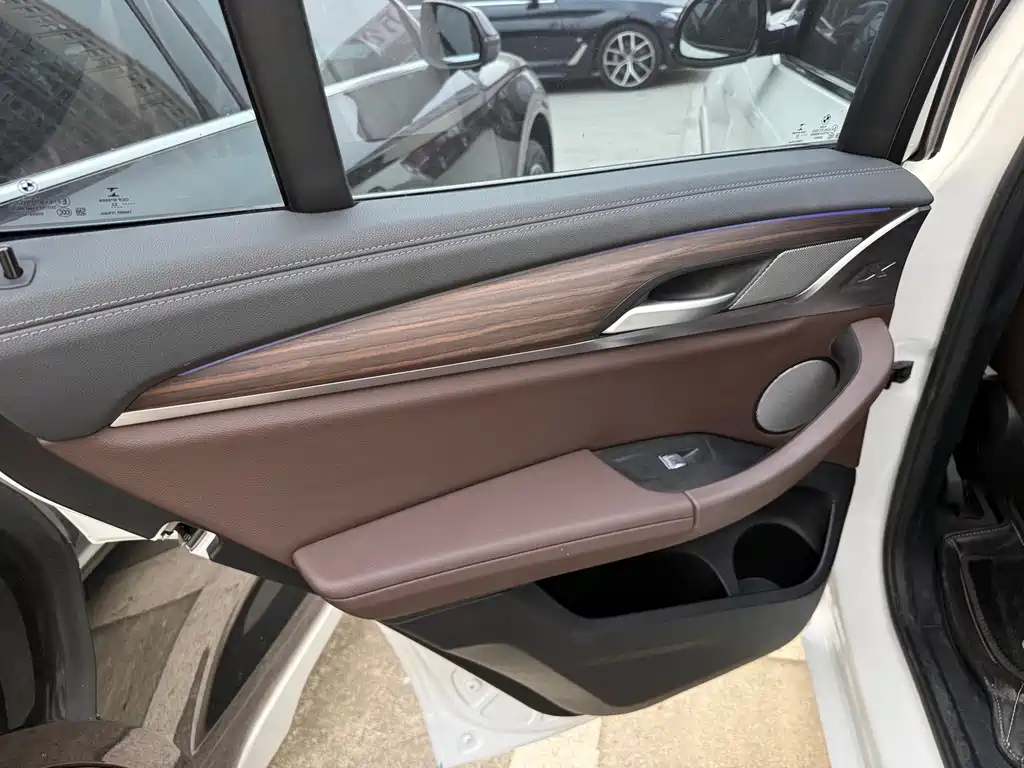 BMW X3 — миниатюра 15
