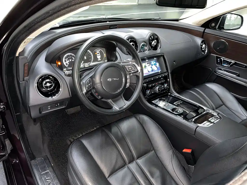 Jaguar XJ XJL 2.0T 2WD Elegant Business Edition, фото 10