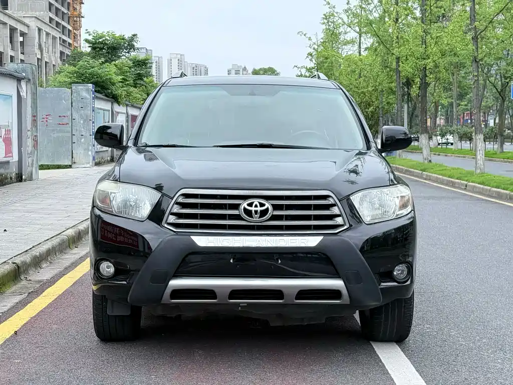Toyota Highlander 2011 2.7L 7 мест Elite