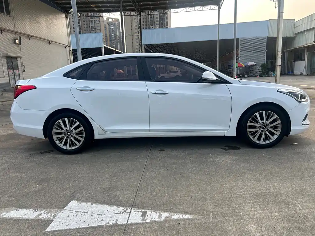 Hyundai Mistra — миниатюра 4