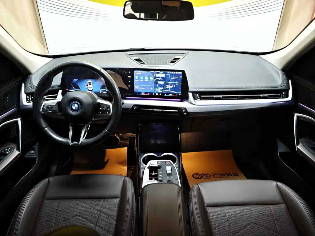 BMW iX1 — миниатюра 7