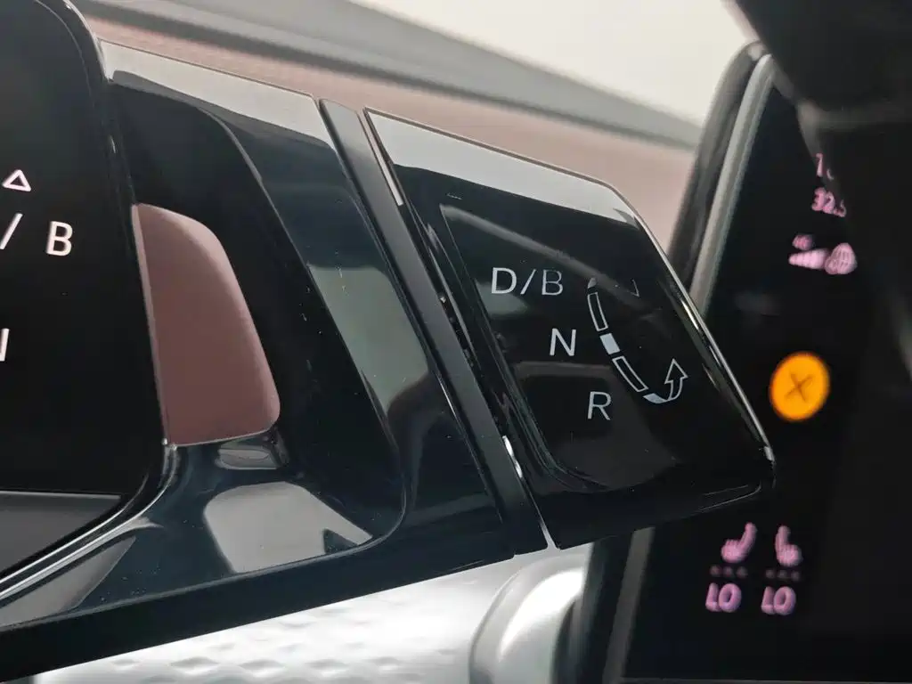Volkswagen ID.6 X — миниатюра 13