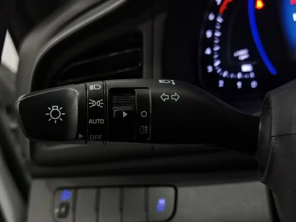 Hyundai Elantra — миниатюра 21