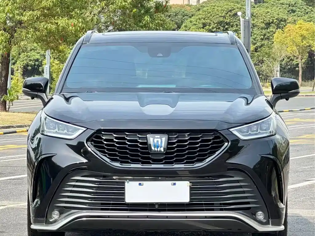 Toyota Crown Kluger — миниатюра 2