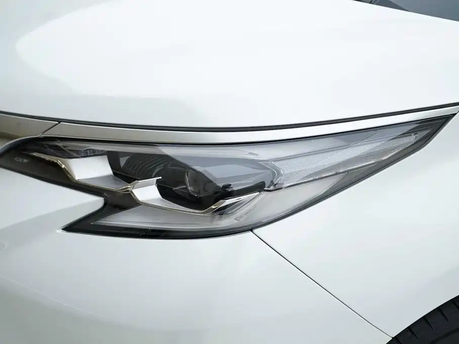 Toyota Sienna — миниатюра 14