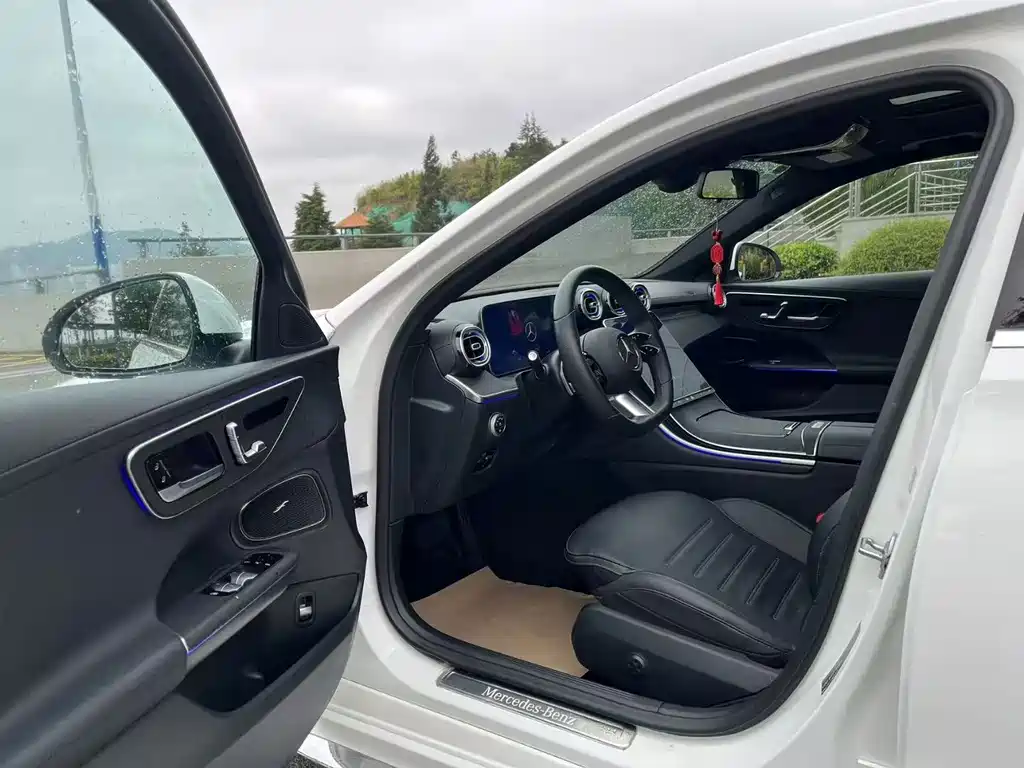 Mercedes-Benz C-Class — миниатюра 5