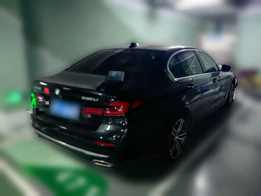 BMW 5 Series — миниатюра 6
