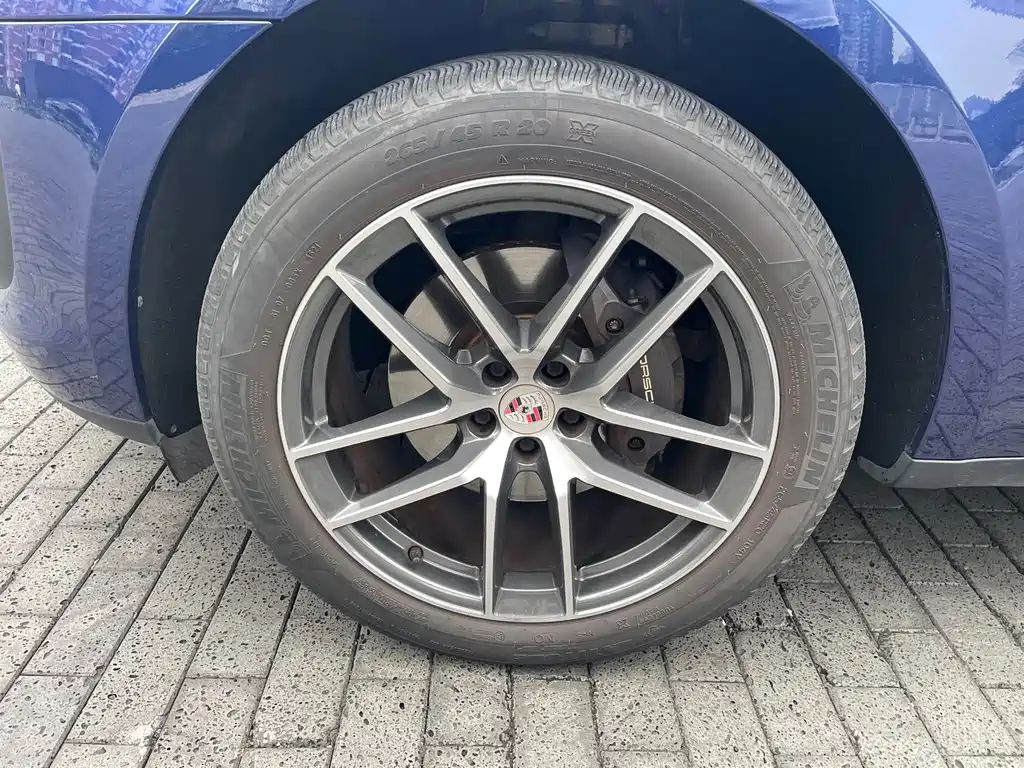Porsche Macan — миниатюра 10