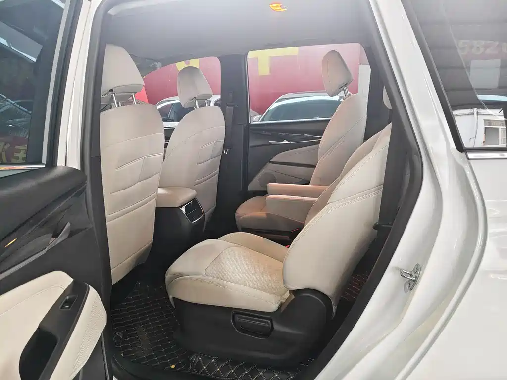 SAIC MAXUS CHASE G50