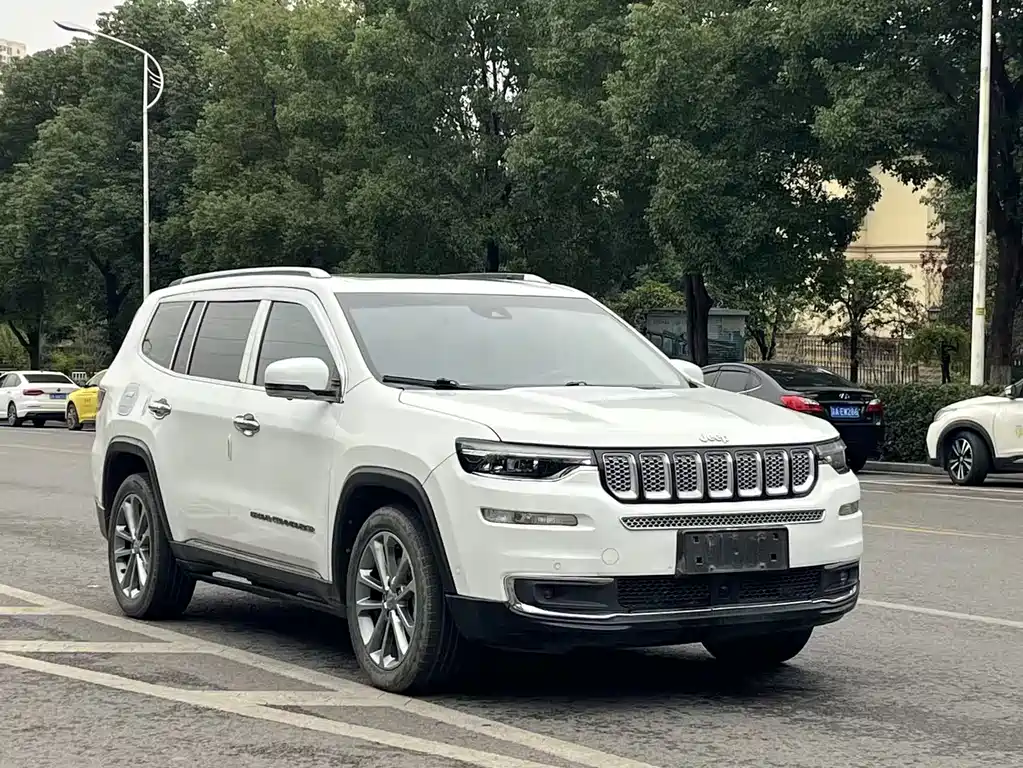 JEEP GRAND COMMANDER