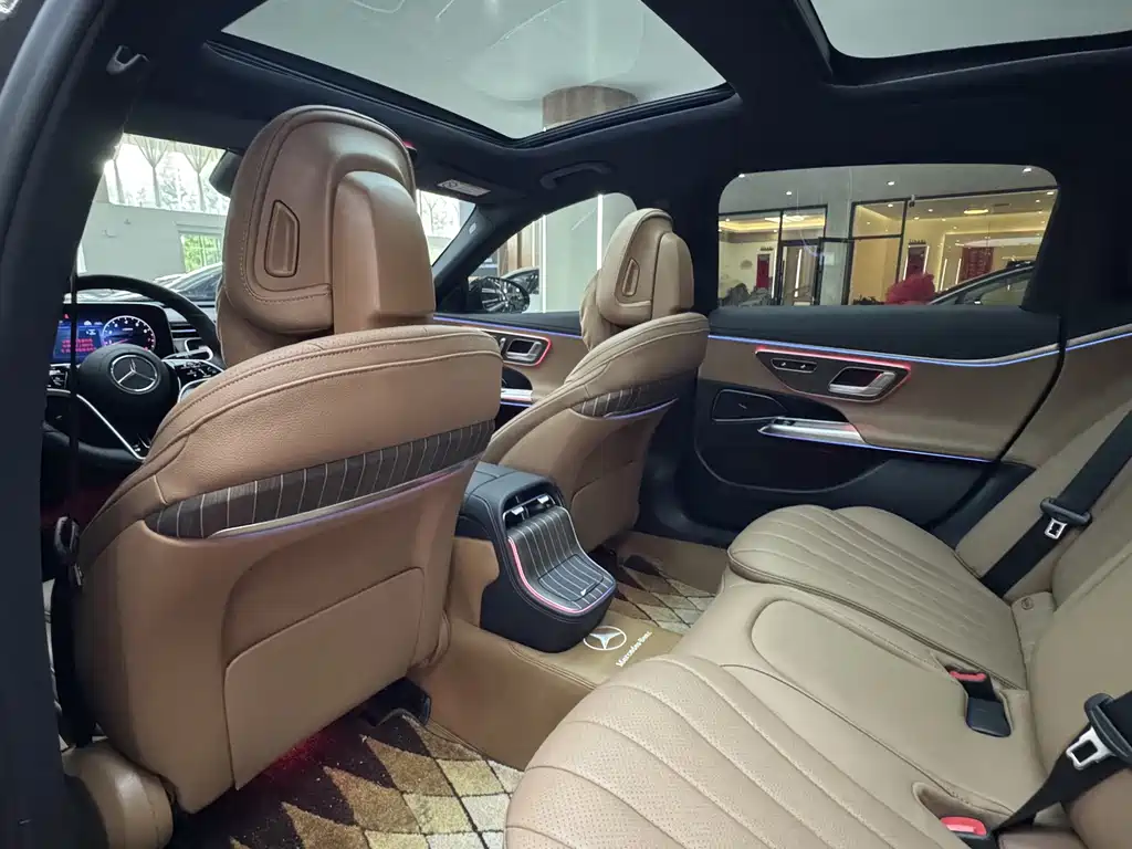Mercedes-Benz E-Class — миниатюра 15