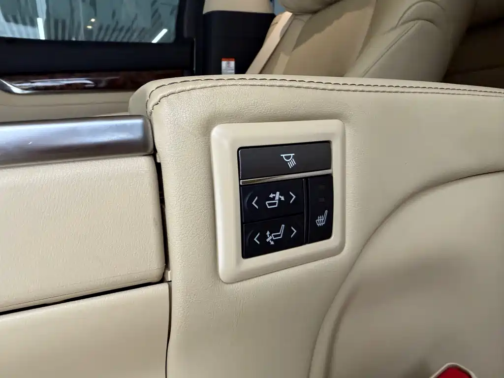 Toyota Alphard — миниатюра 7