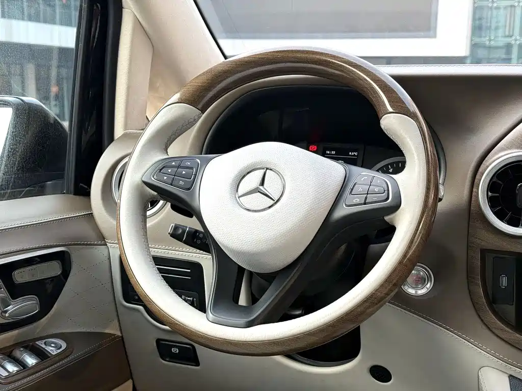 Mercedes-Benz Vito — миниатюра 13