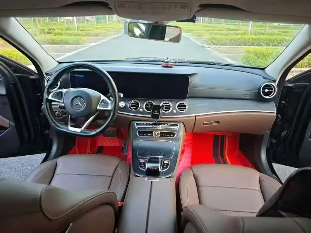 Mercedes-Benz E-Class — миниатюра 5