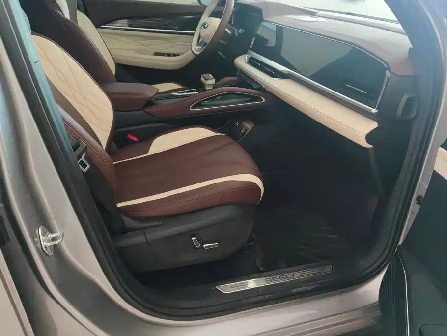 Geely Xingyue L — миниатюра 8