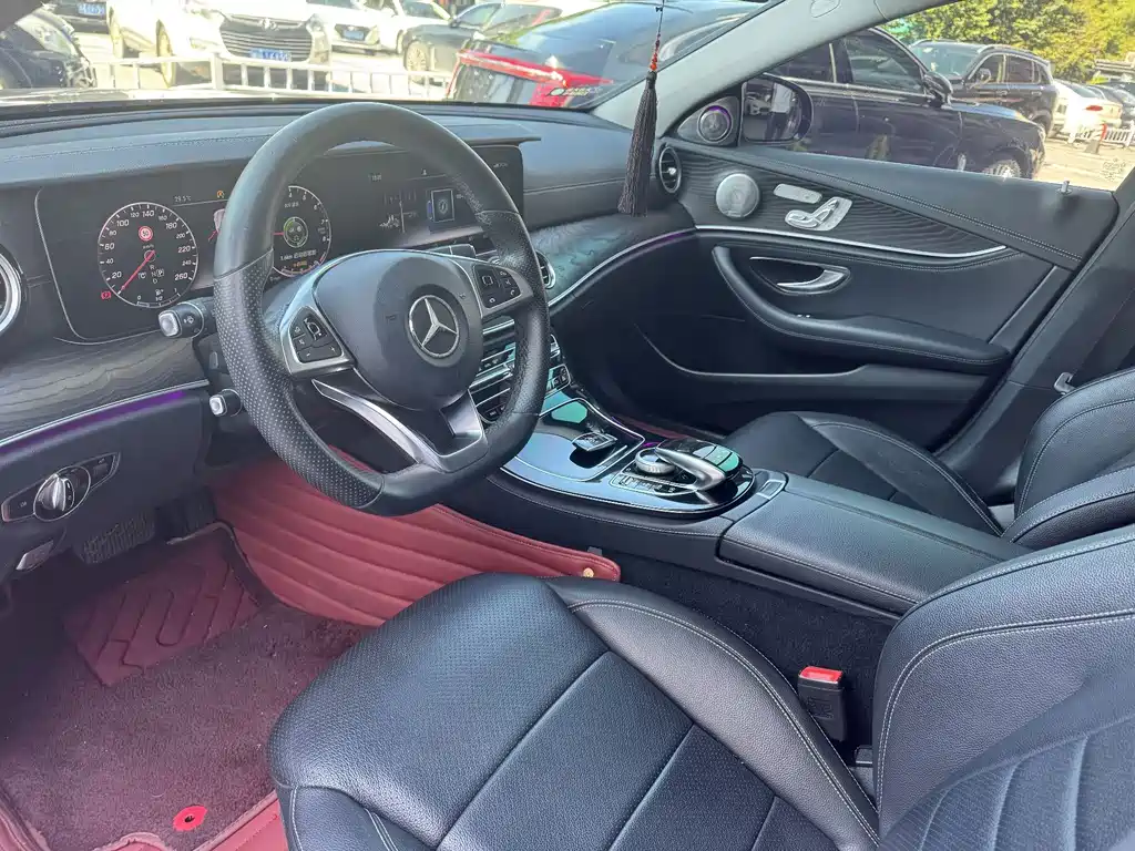 Mercedes-Benz E-Class — миниатюра 12
