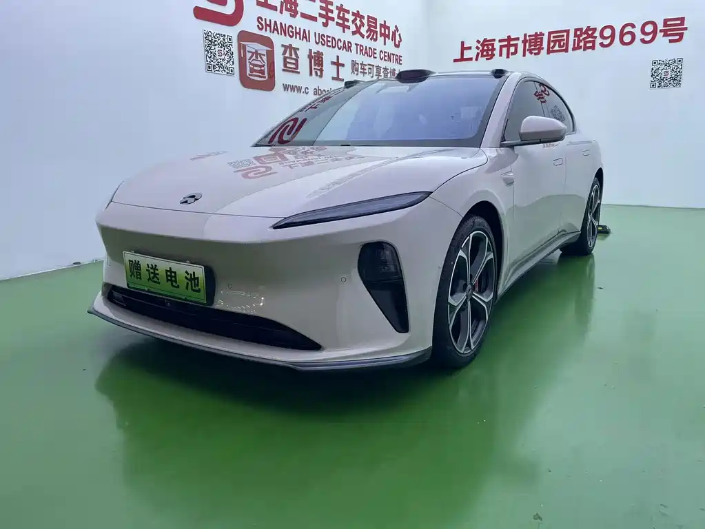 NIO ET5