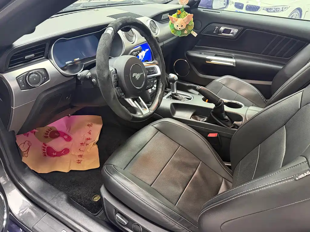 Ford Mustang — миниатюра 4
