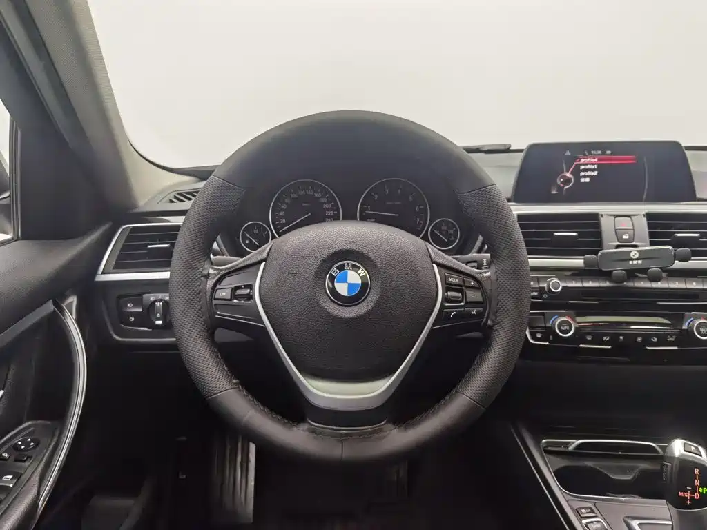 BMW 3 Series — миниатюра 11
