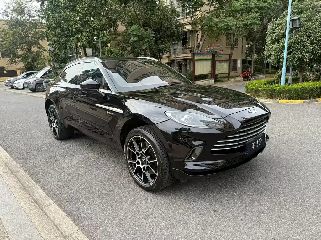 Aston Martin DBX — миниатюра 3