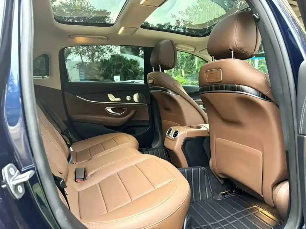 Mercedes-Benz E-Class — миниатюра 3