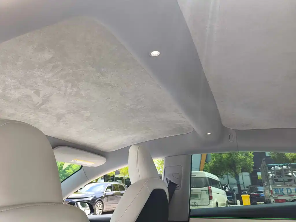 Tesla Model 3 — миниатюра 12