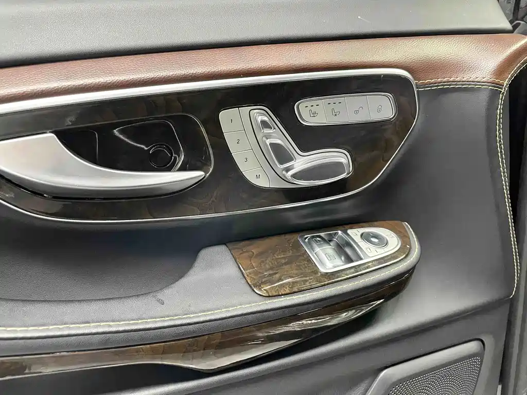 Mercedes-Benz V-Class — миниатюра 12