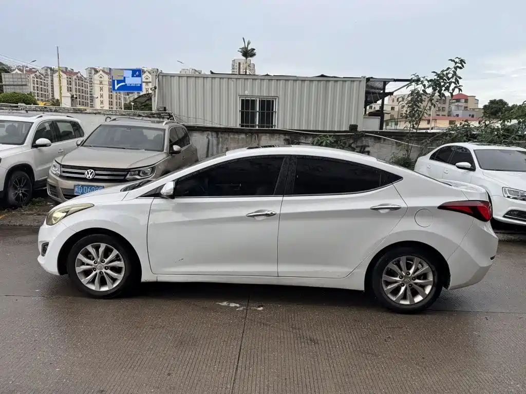 Hyundai Elantra Langdong — миниатюра 3