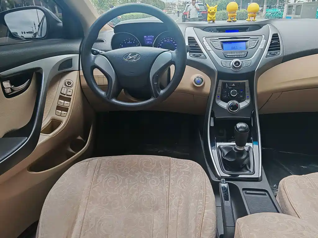 Hyundai Elantra Langdong — миниатюра 10