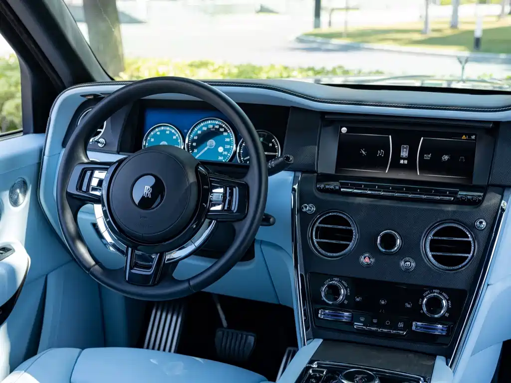 Rolls-Royce Cullinan — миниатюра 13