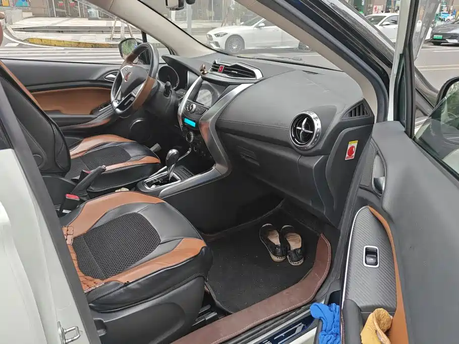 BYD Yuan — миниатюра 8