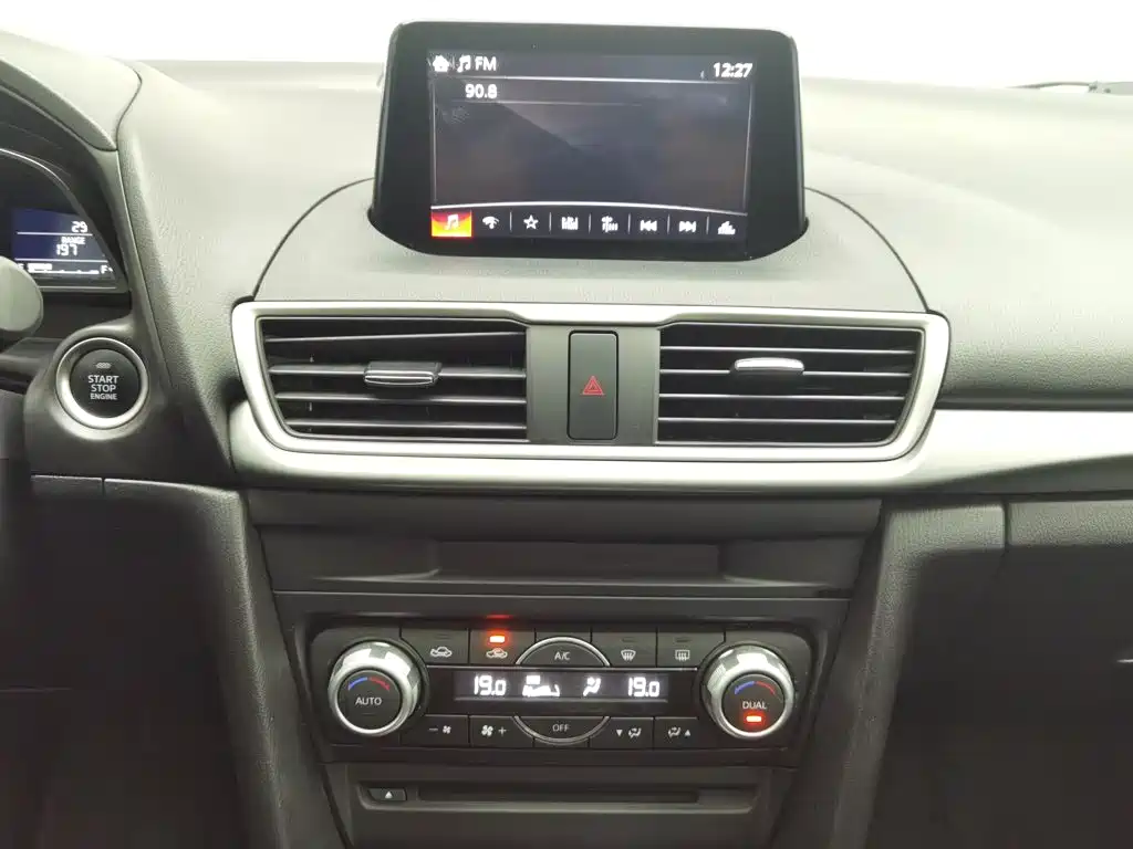 Mazda 3 Axela — миниатюра 12
