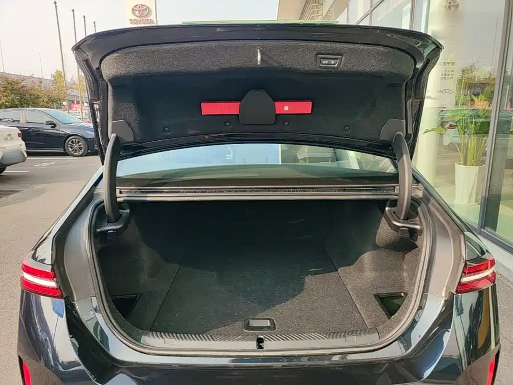 BMW i5 — миниатюра 19