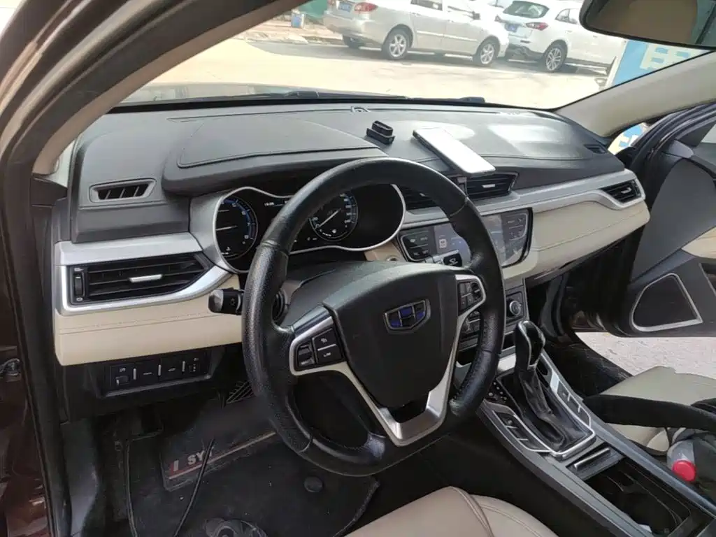 Geely Emgrand — миниатюра 10
