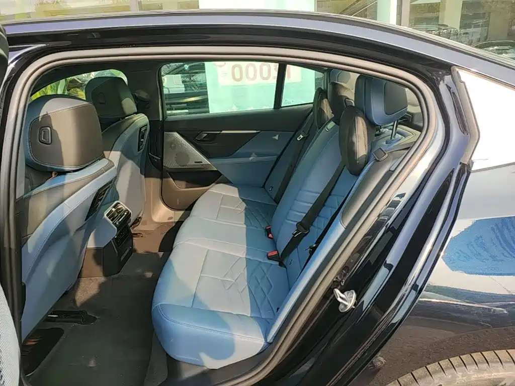 BMW i5 — миниатюра 17
