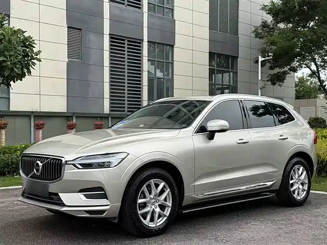 VOLVO  XC60 2019