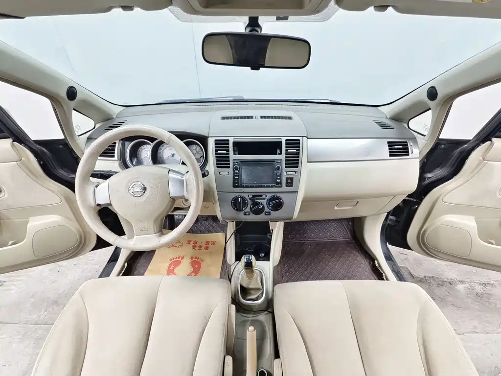 Nissan Tiida 2008 1.6L MT Fashion