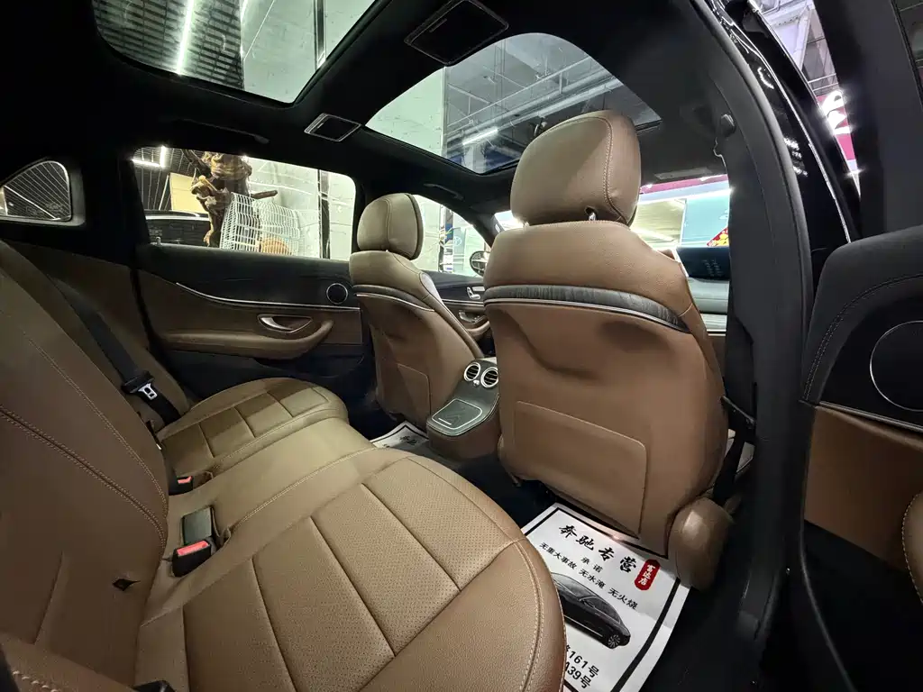 Mercedes-Benz E-Class — миниатюра 7