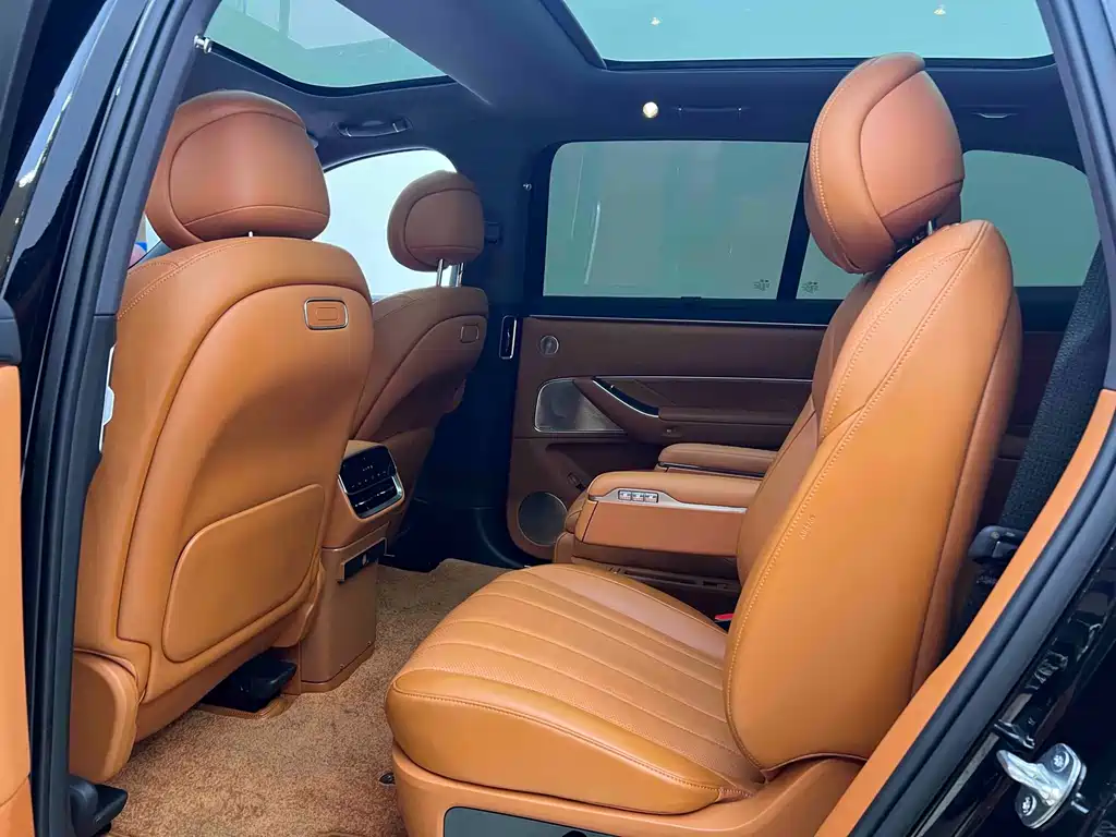 AITO ASK THE WORLD M8