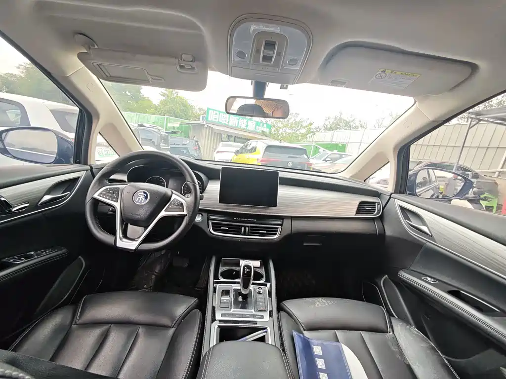 BYD MAX New Energy — миниатюра 8