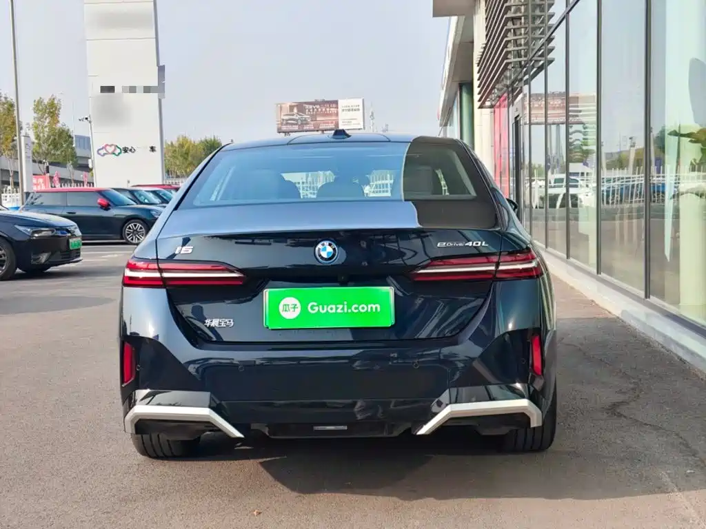 BMW i5 — миниатюра 6