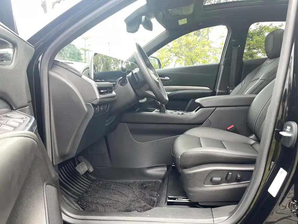 Cadillac XT4 — миниатюра 7