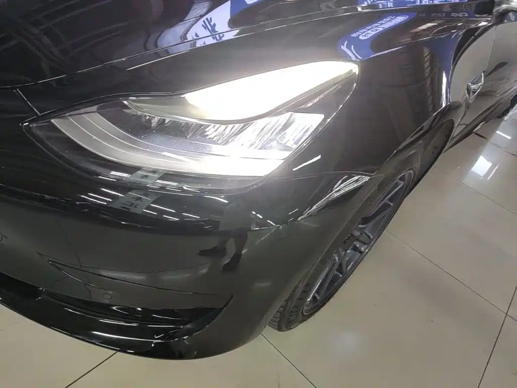 Tesla Model 3 — миниатюра 24