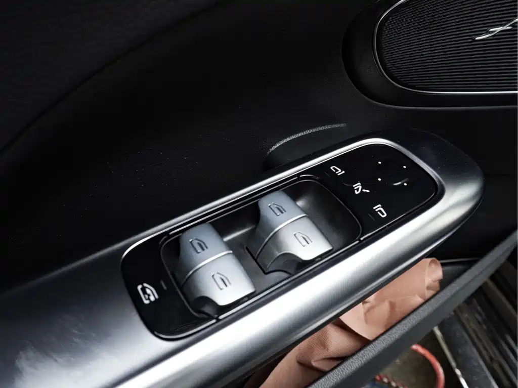 Mercedes-Benz C-Class — миниатюра 9