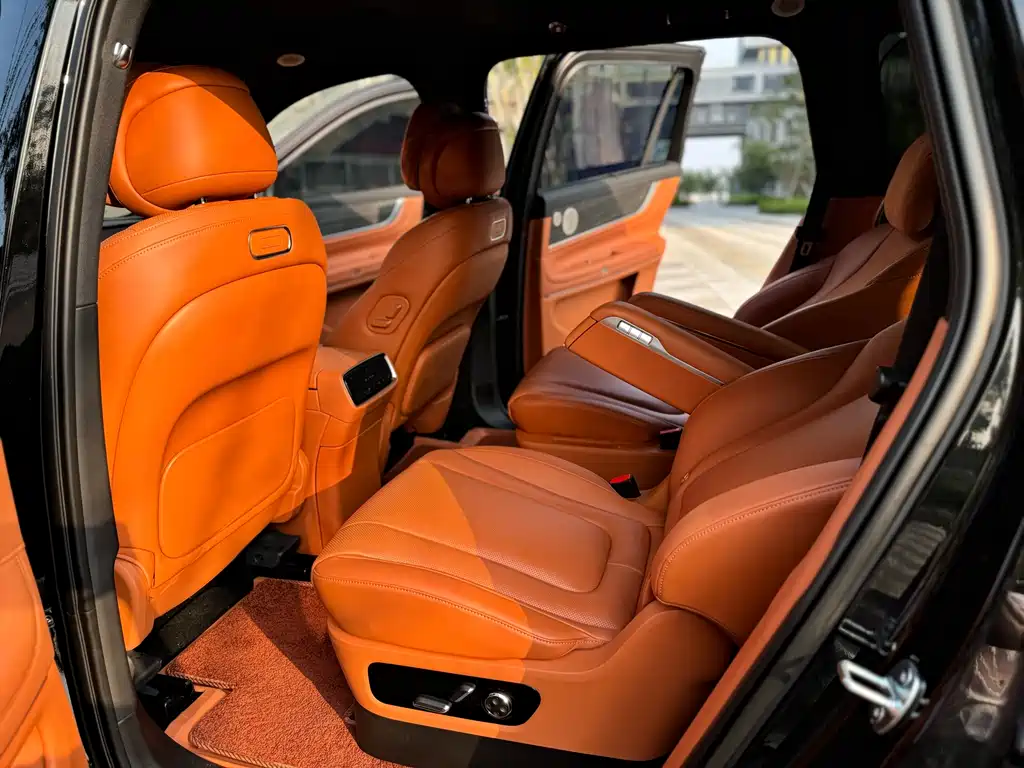 AITO ASK THE WORLD M9